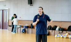雷速APP:女排奥运冠军宋妮娜：青少年保持身心健康才能走得更远