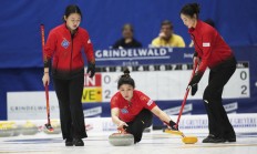 雷速APP:中国女子冰壶队世锦赛夺铜直通冬奥会